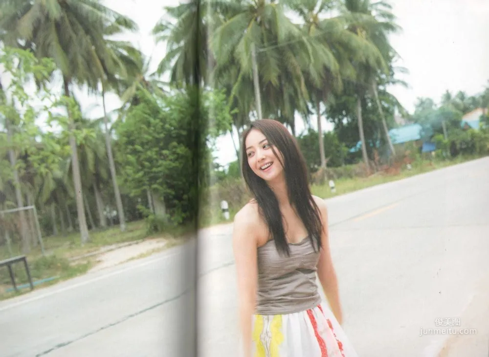Nozomi Sasaki Scanned Images Photo Collection photo 25