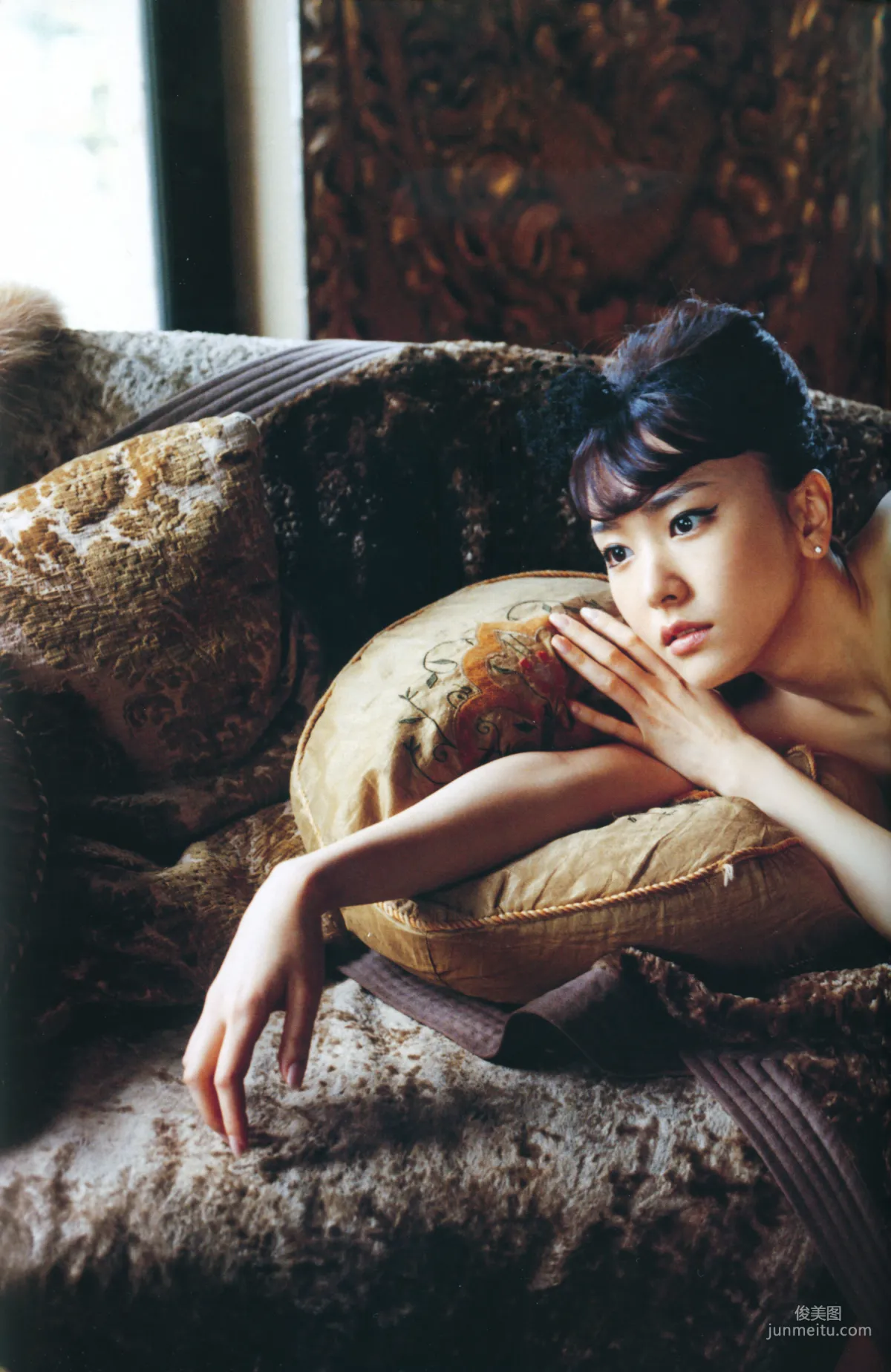 Yui Aragaki Monthly Special Photo Compilation photo 33
