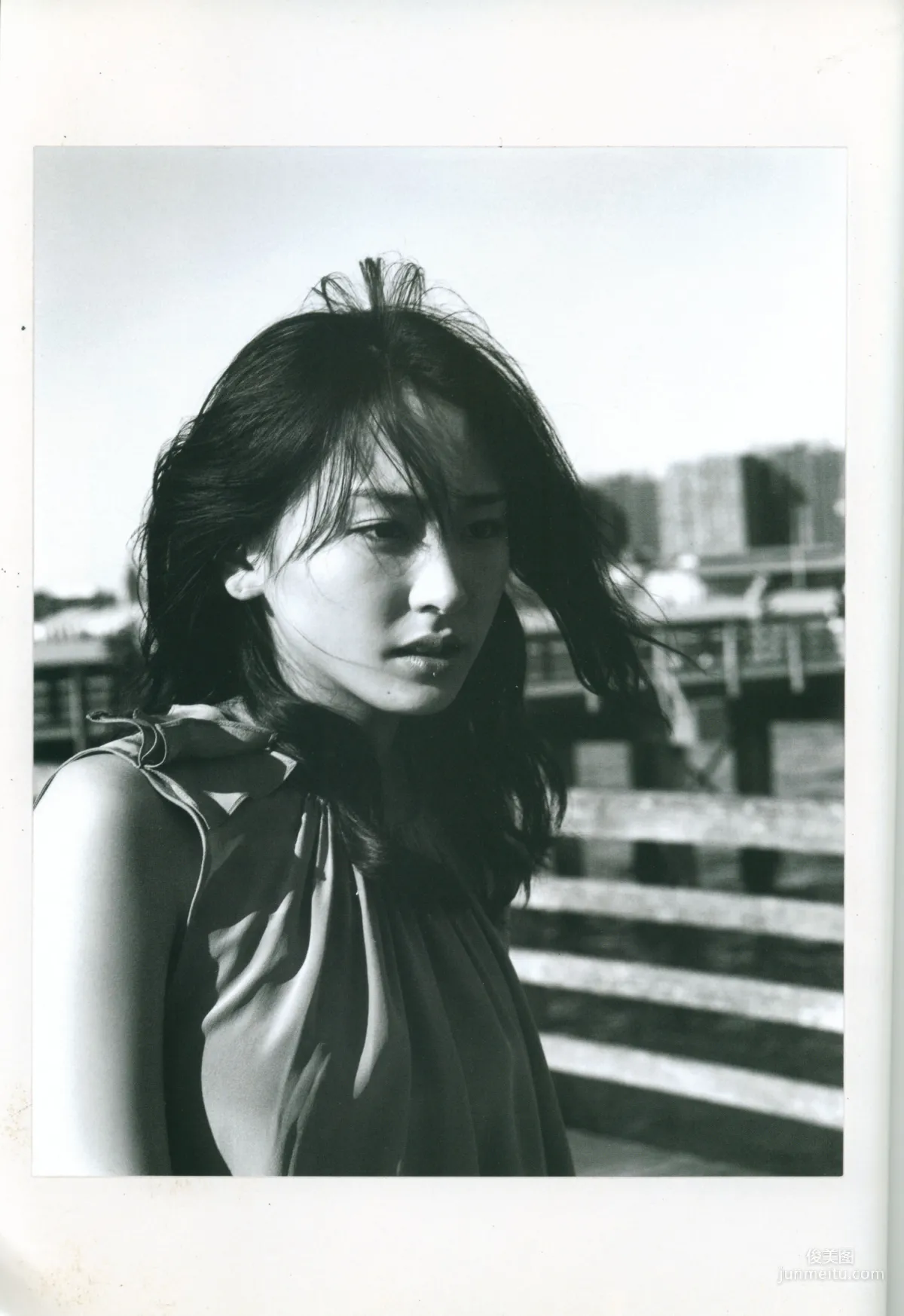 Yui Aragaki Monthly Special Photo Compilation photo 105