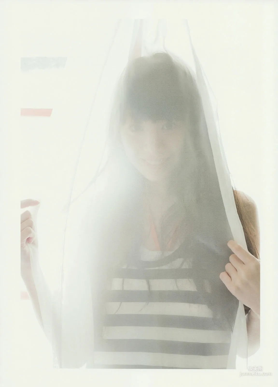 夏帆《Breeze With Kinako》 写真集13
