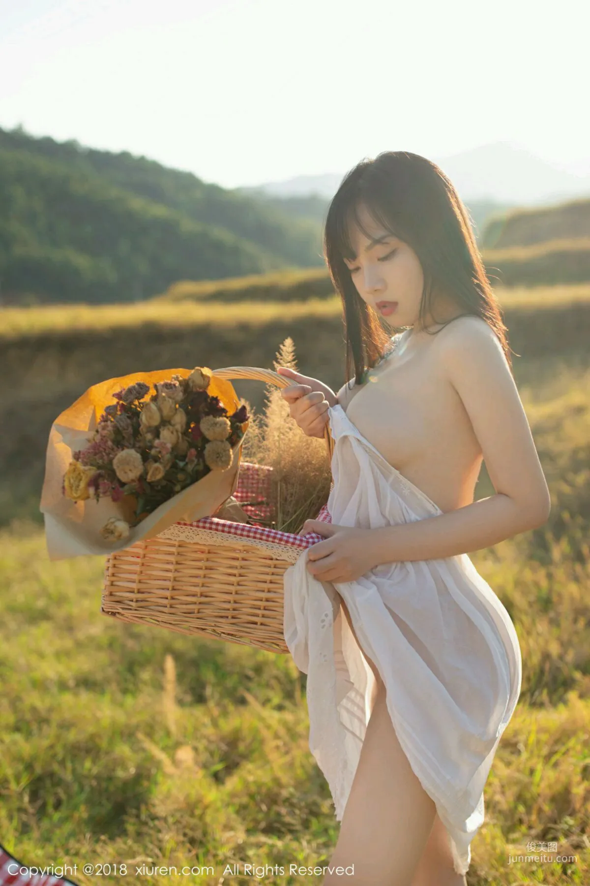 Xu Weiwei Sexy Picnic Full of Color and Fragrance [XiuRen] No.1238 Photo Set photo 9