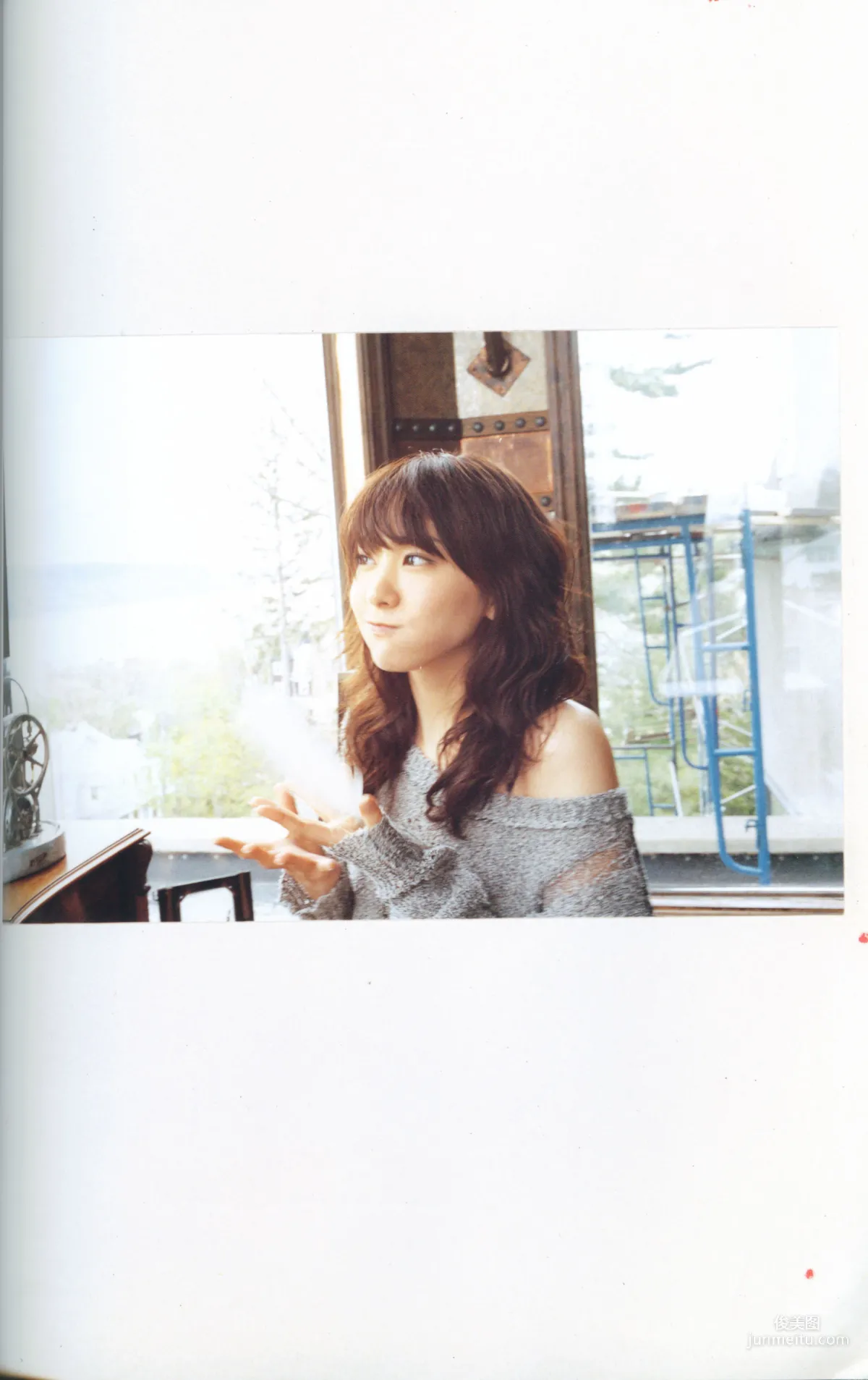 Yui Aragaki Monthly Special Photo Compilation photo 99