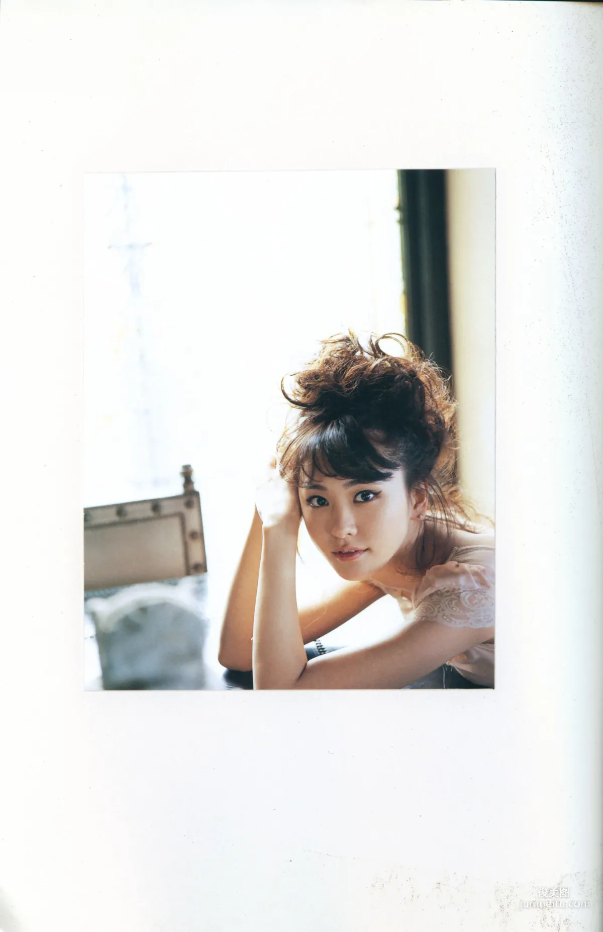 Yui Aragaki Monthly Special Photo Compilation photo 40