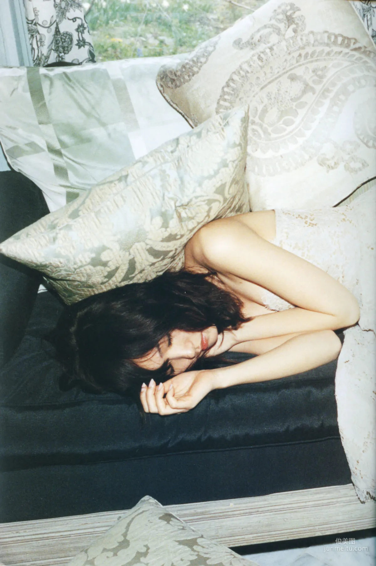Yui Aragaki Monthly Special Photo Compilation photo 9