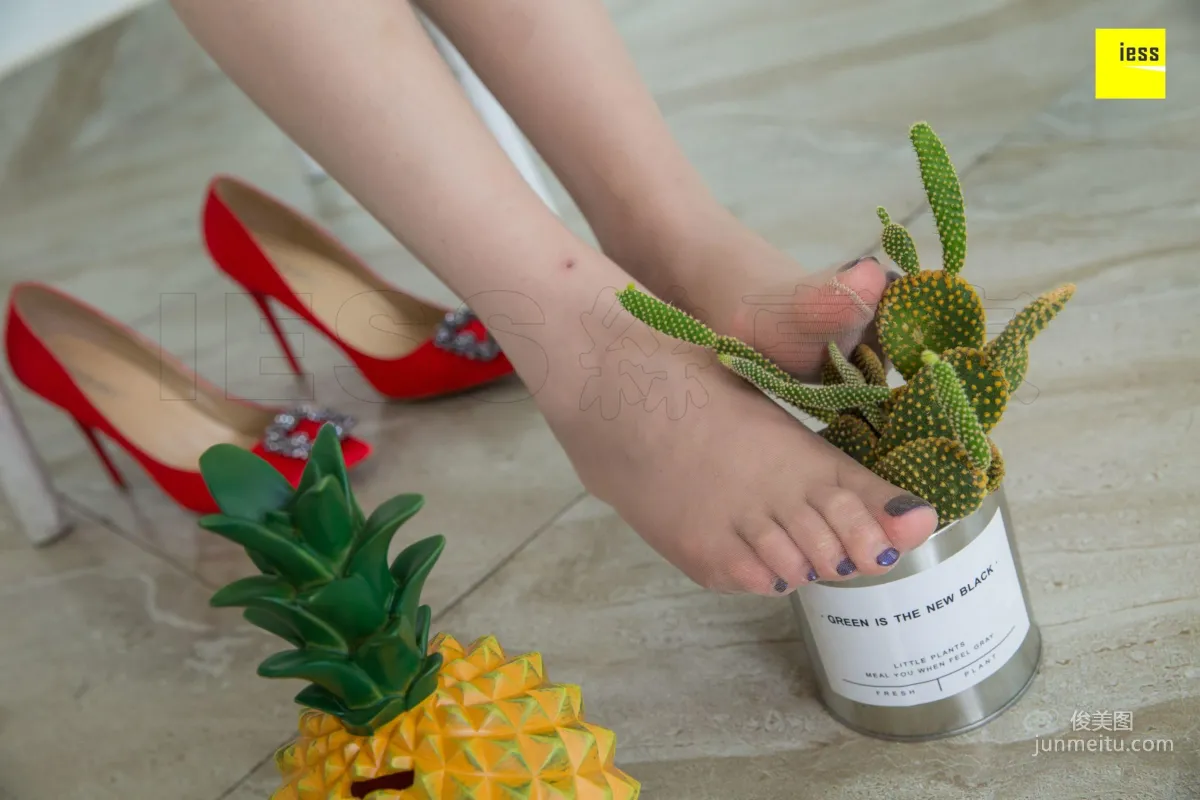 Model Jiu Mei, Jiu Mei Treats You to Pineapple [IESS] Silk Enjoyer 348 Photo Set photo 59