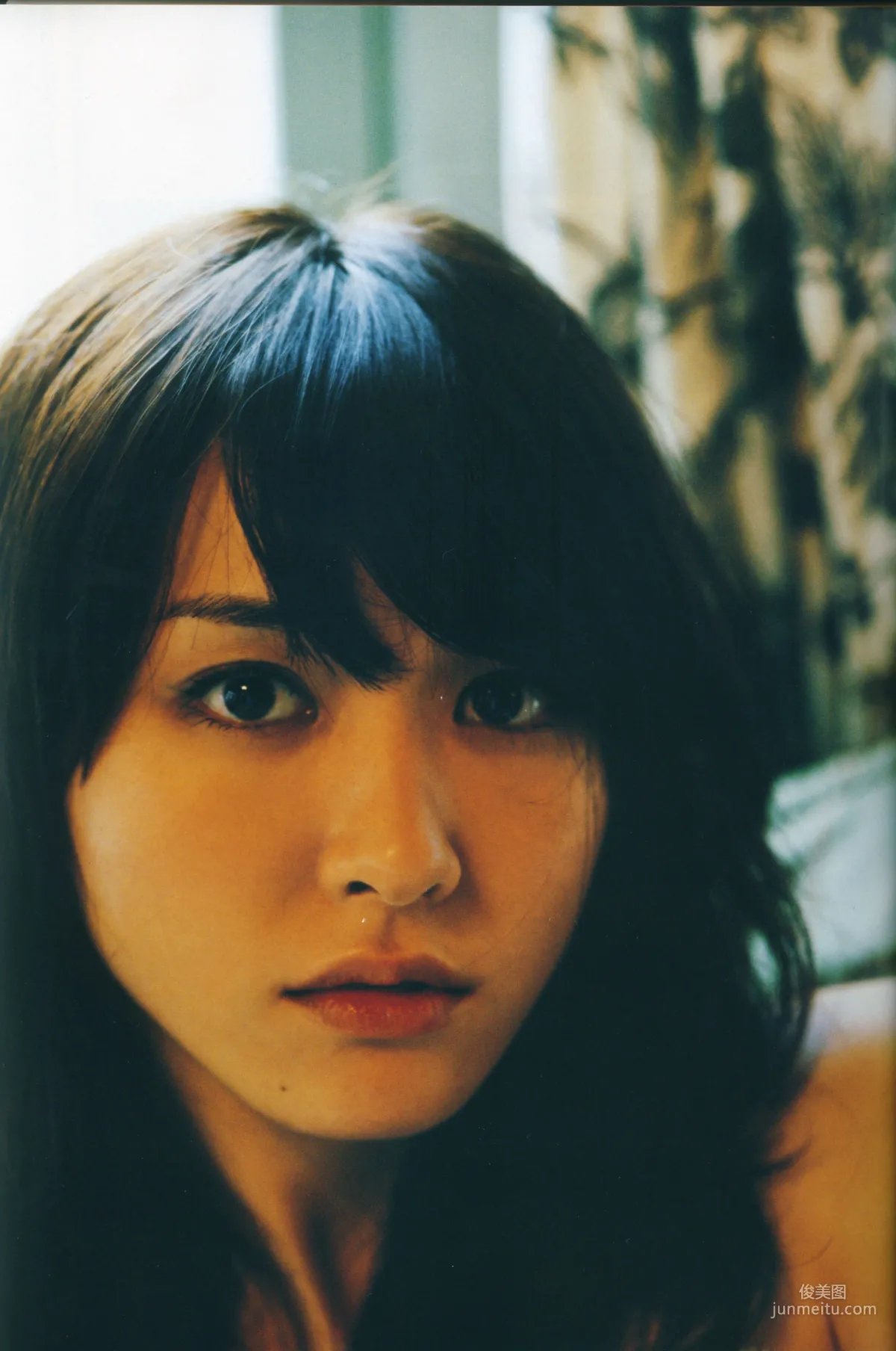 Yui Aragaki Monthly Special Photo Compilation photo 22