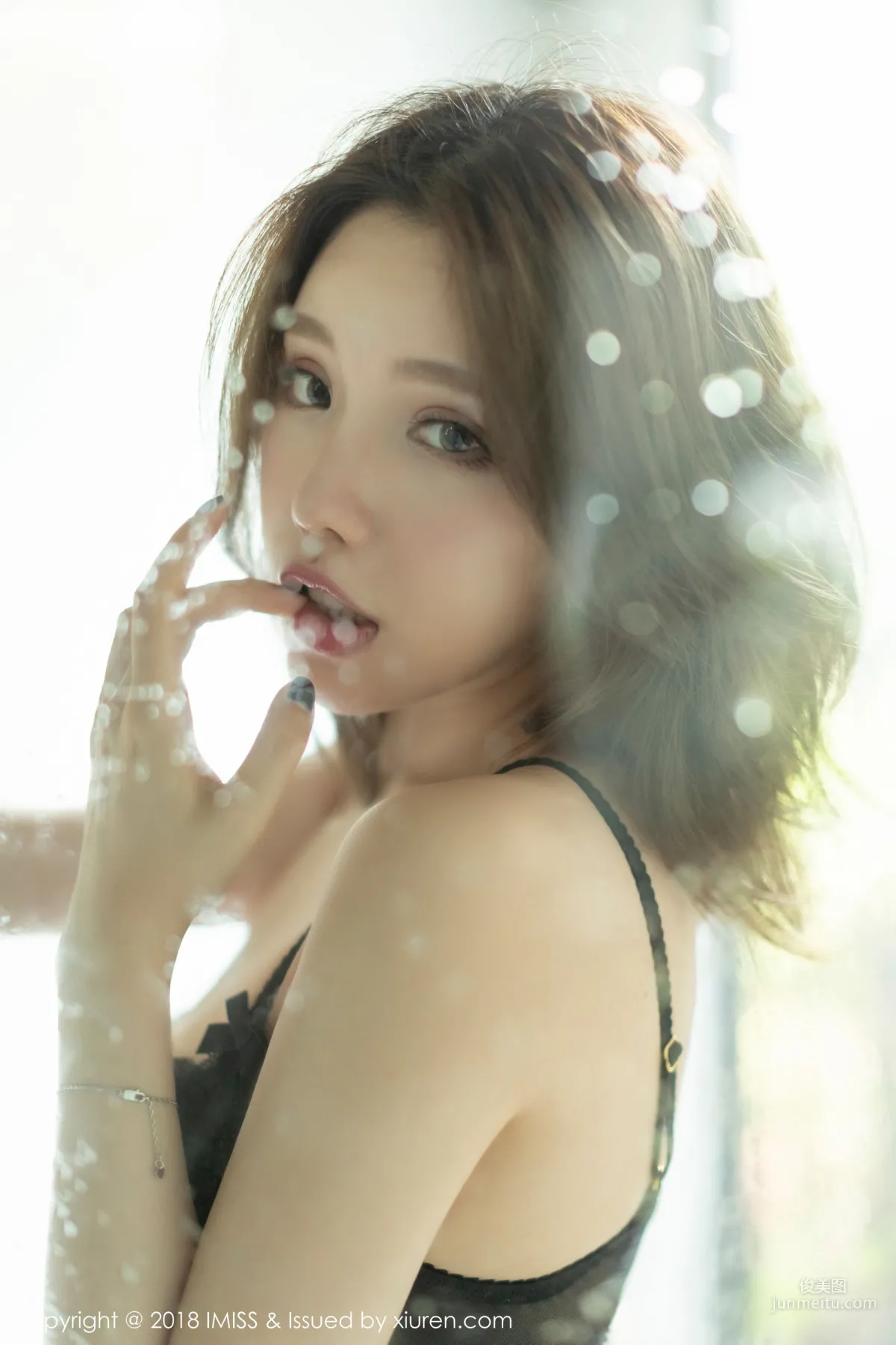 Huang Leran, Beautiful Breasts and Curves, Stockings and Beautiful Legs Seduction [IMISS] Vol.303 Photo Set photo 36