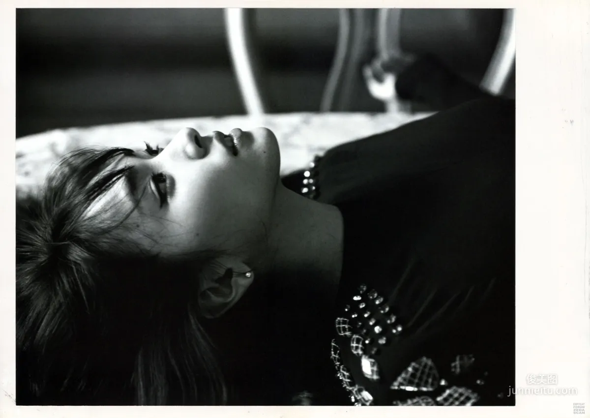 Yui Aragaki Monthly Special Photo Compilation photo 10