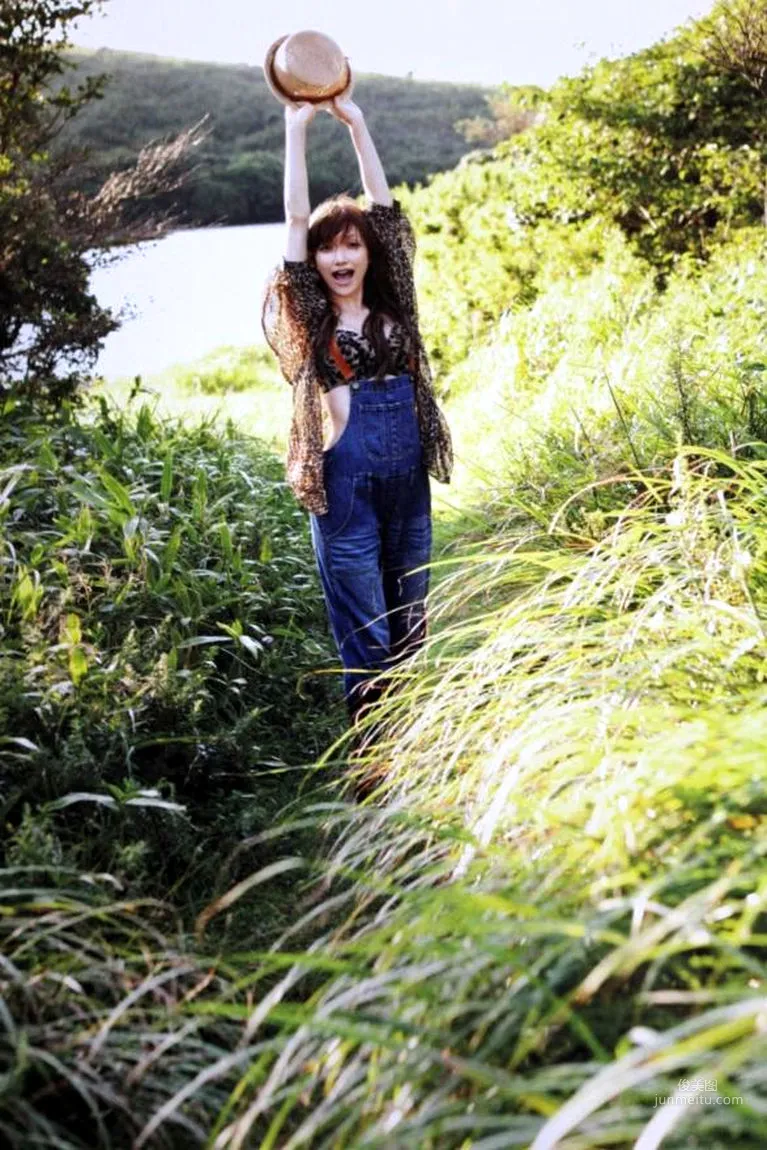 後藤真希 《Maki Goto ~ Go To Natura》寫真集 13