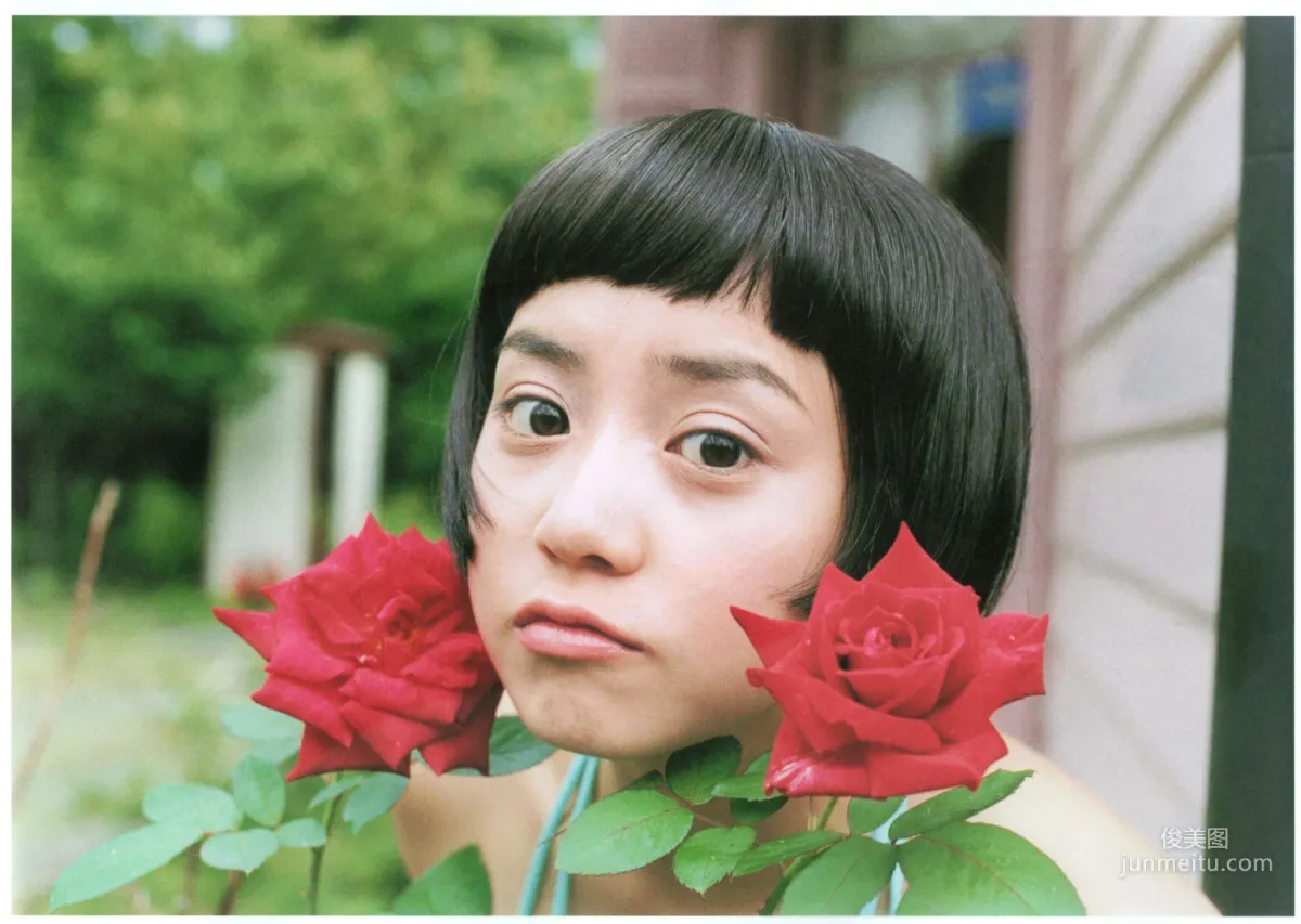 奥仲麻琴 《RUN RUN まこと》 写真集99