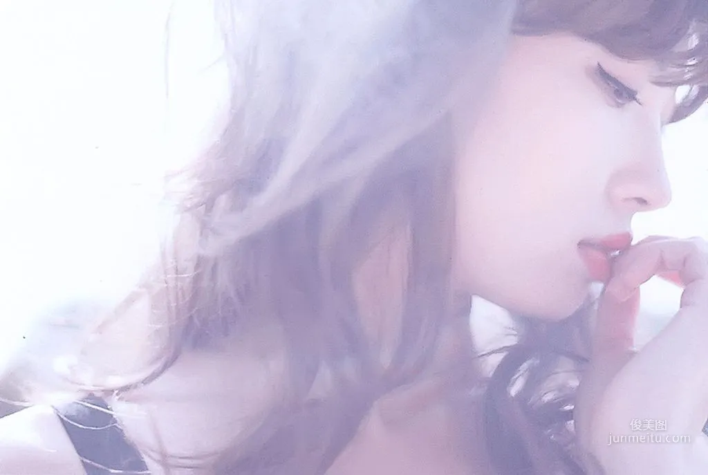 小嶋陽菜 『どうする』[怎麼辦] 寫真集 76