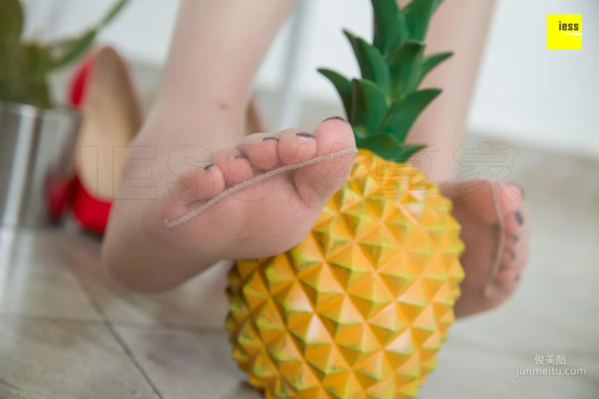 Model Jiu Mei, Jiu Mei Treats You to Pineapple [IESS] Silk Enjoyer 348 Photo Set photo 65