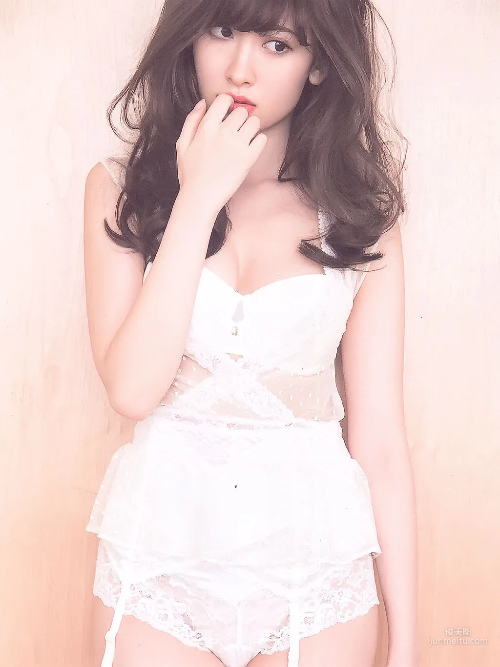 小嶋陽菜 『どうする』[怎麼辦] 寫真集 98