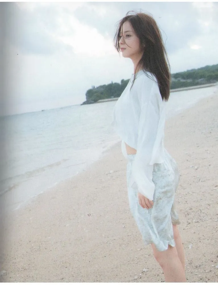 Nozomi Sasaki Scanned Images Photo Collection photo 35