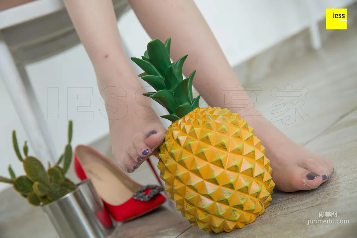 Model Jiu Mei, Jiu Mei Treats You to Pineapple [IESS] Silk Enjoyer 348 Photo Set photo 64