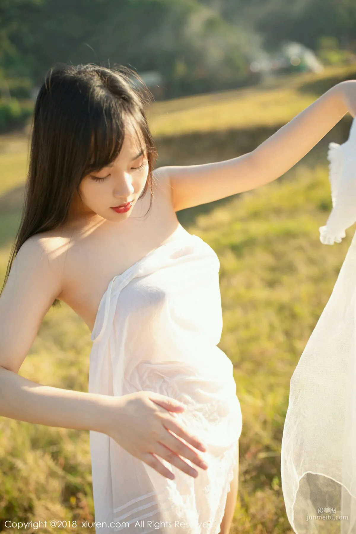 Xu Weiwei Sexy Picnic Full of Color and Fragrance [XiuRen] No.1238 Photo Set photo 3