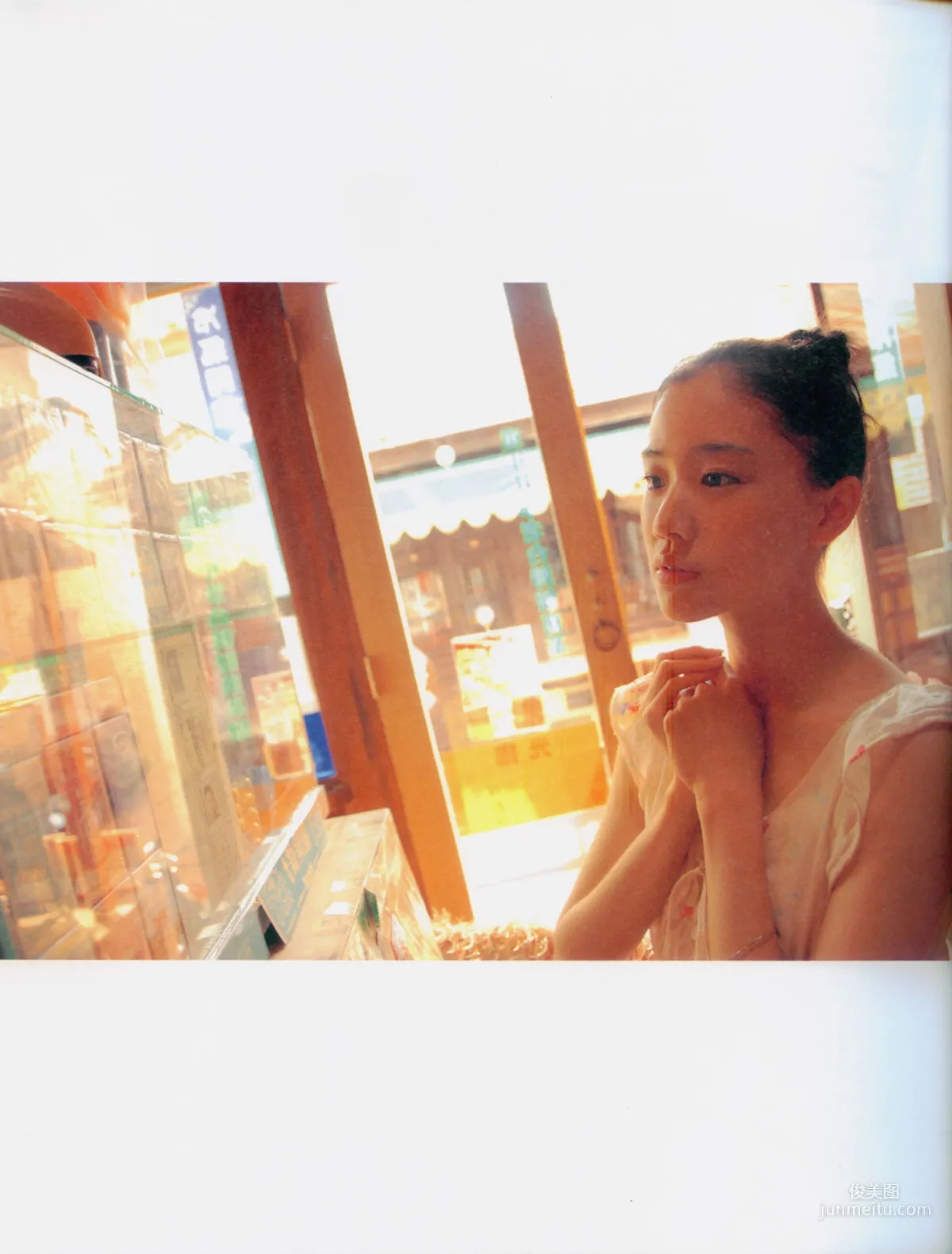 蒼井優 『回転テーブルはむつかしい。』 寫真集 7