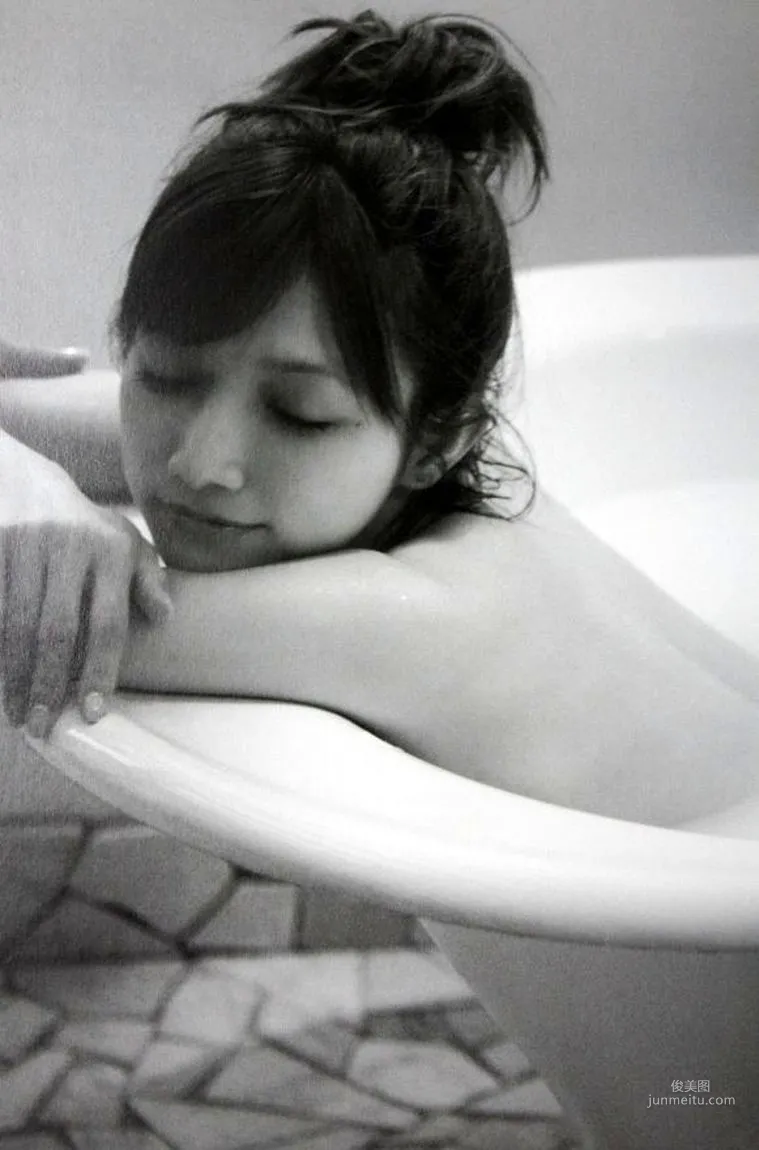 後藤真希 《Maki Goto ~ Go To Natura》寫真集 100