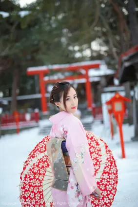 貓寶《傳統和服與粉色比基尼》 [秀人XIUREN] No.1228 寫真集