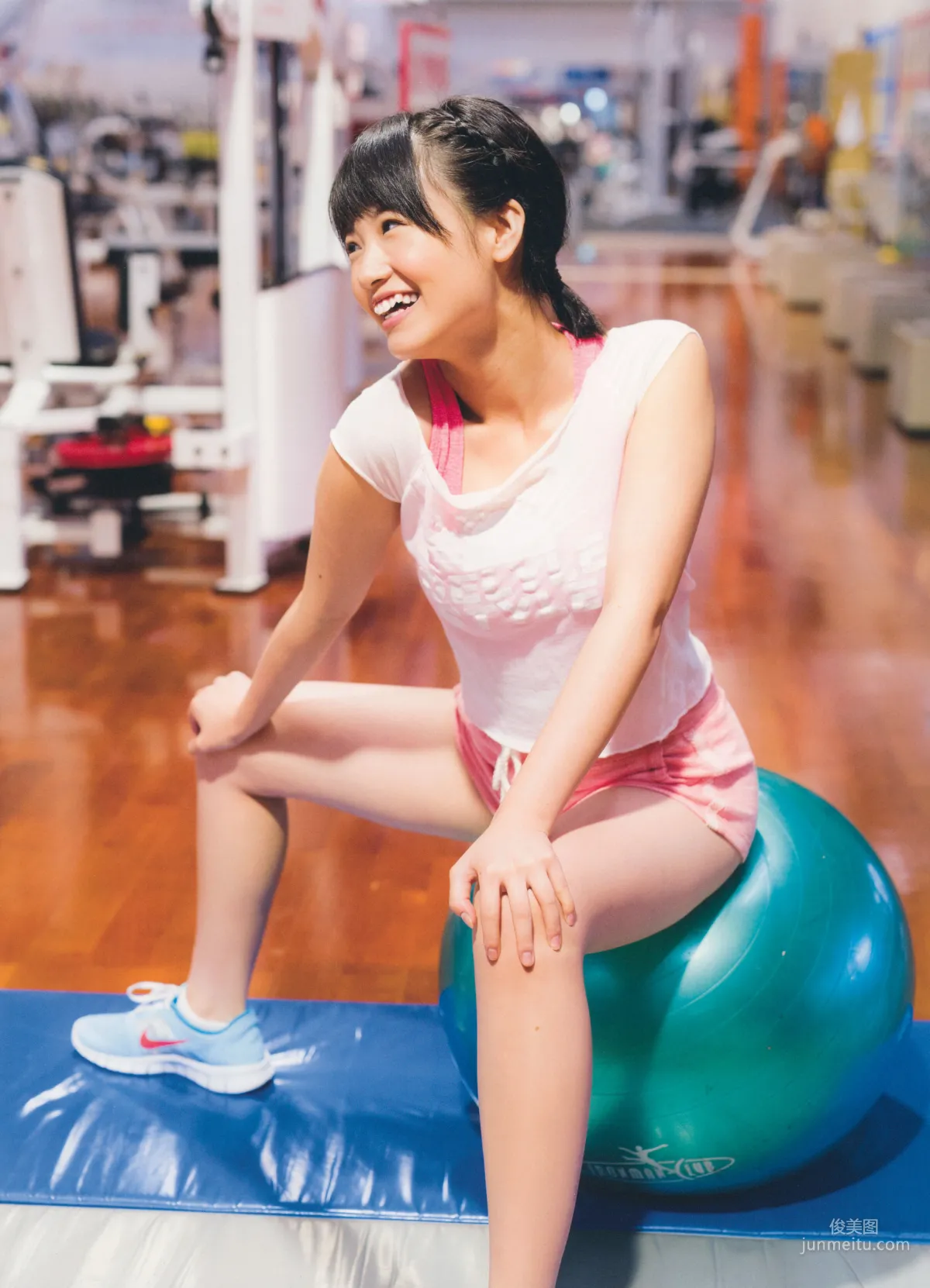 朝長美桜《日向》ファースト寫真集 10