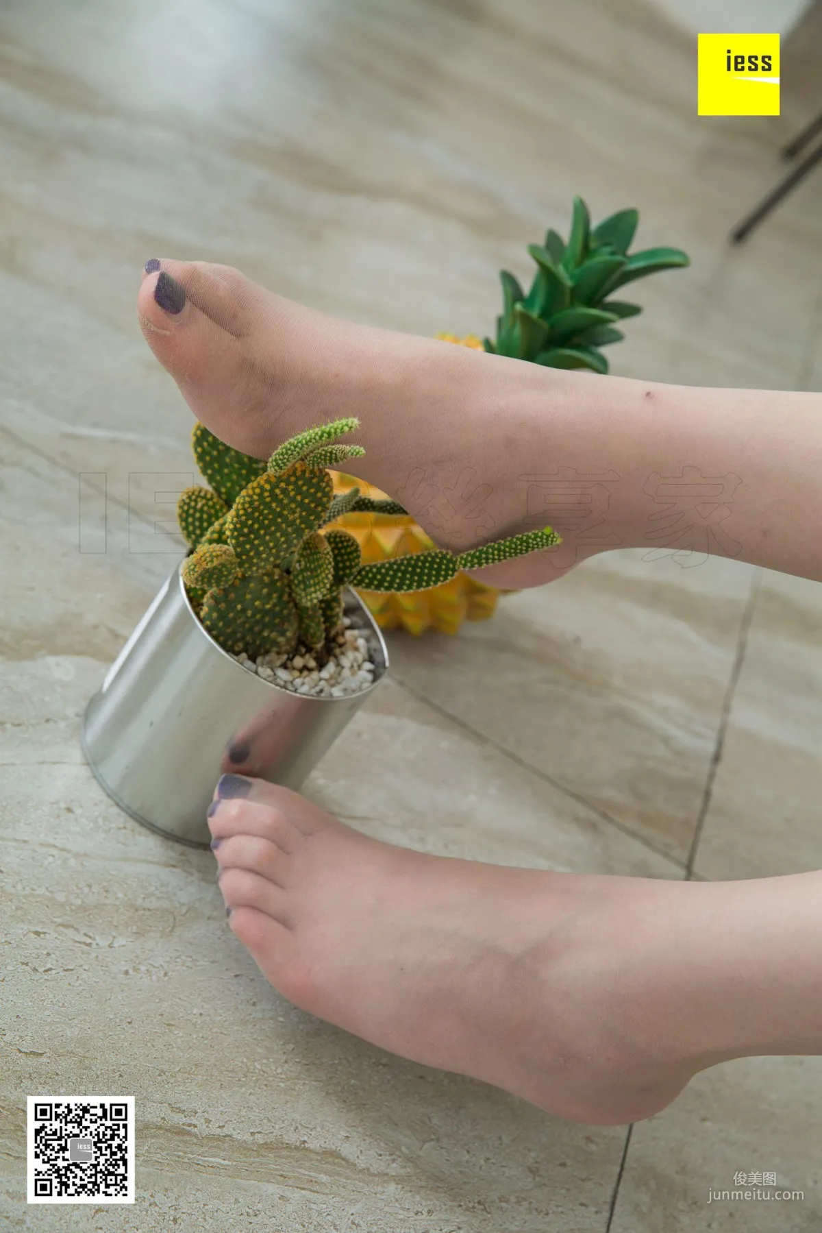 Model Jiu Mei, Jiu Mei Treats You to Pineapple [IESS] Silk Enjoyer 348 Photo Set photo 57