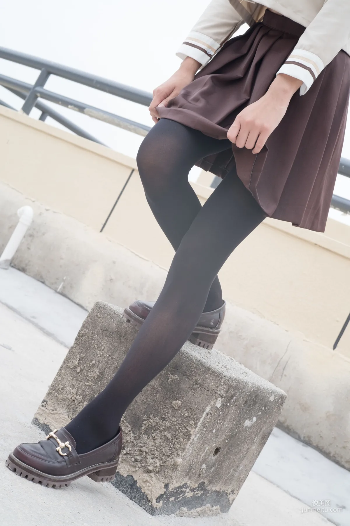 《黑丝白丝外拍》 [森萝财团] BETA-006 写真集25