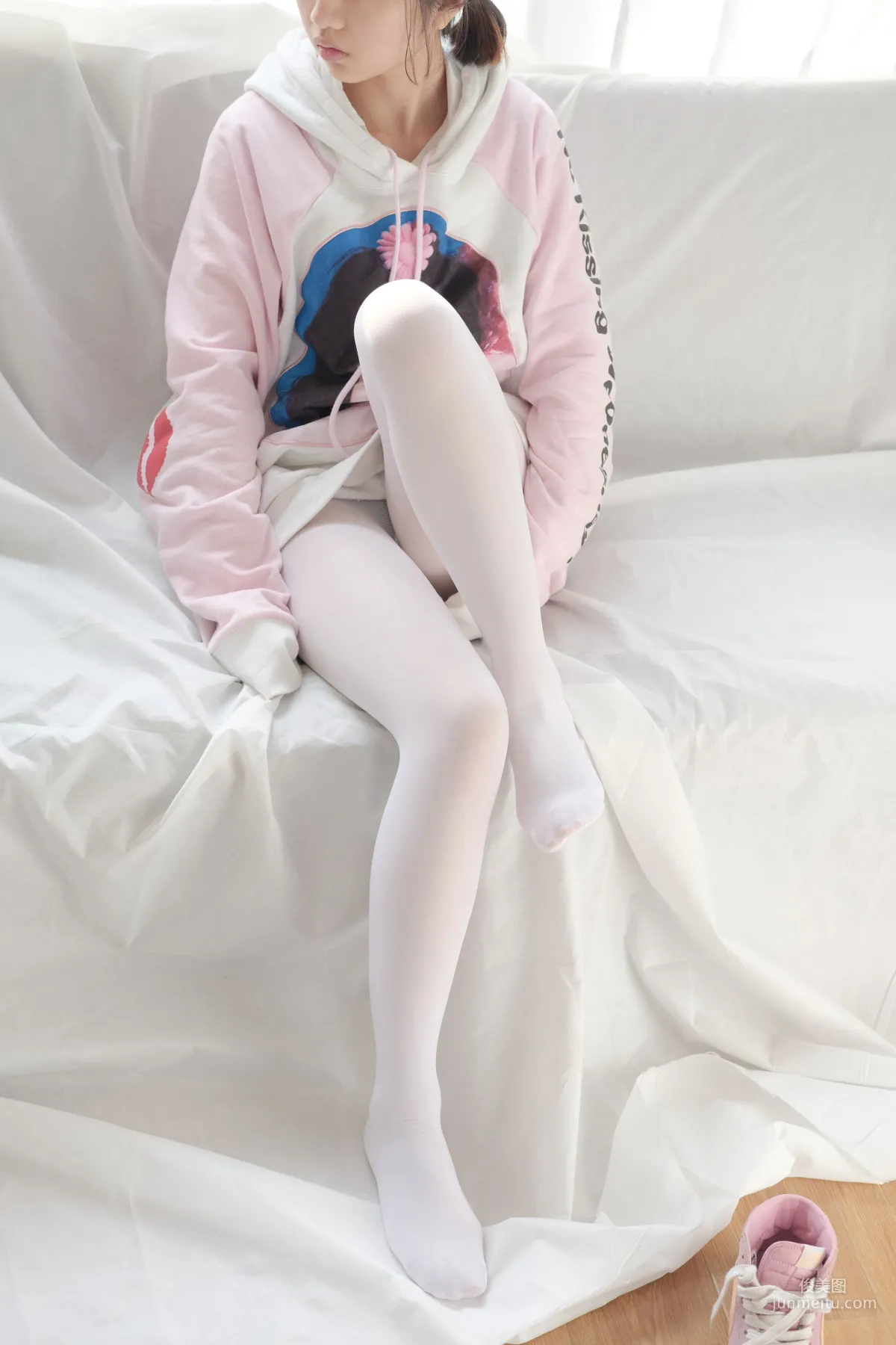 《粉嫩粉嫩的丝秀》 [森萝财团] X-009 写真集11