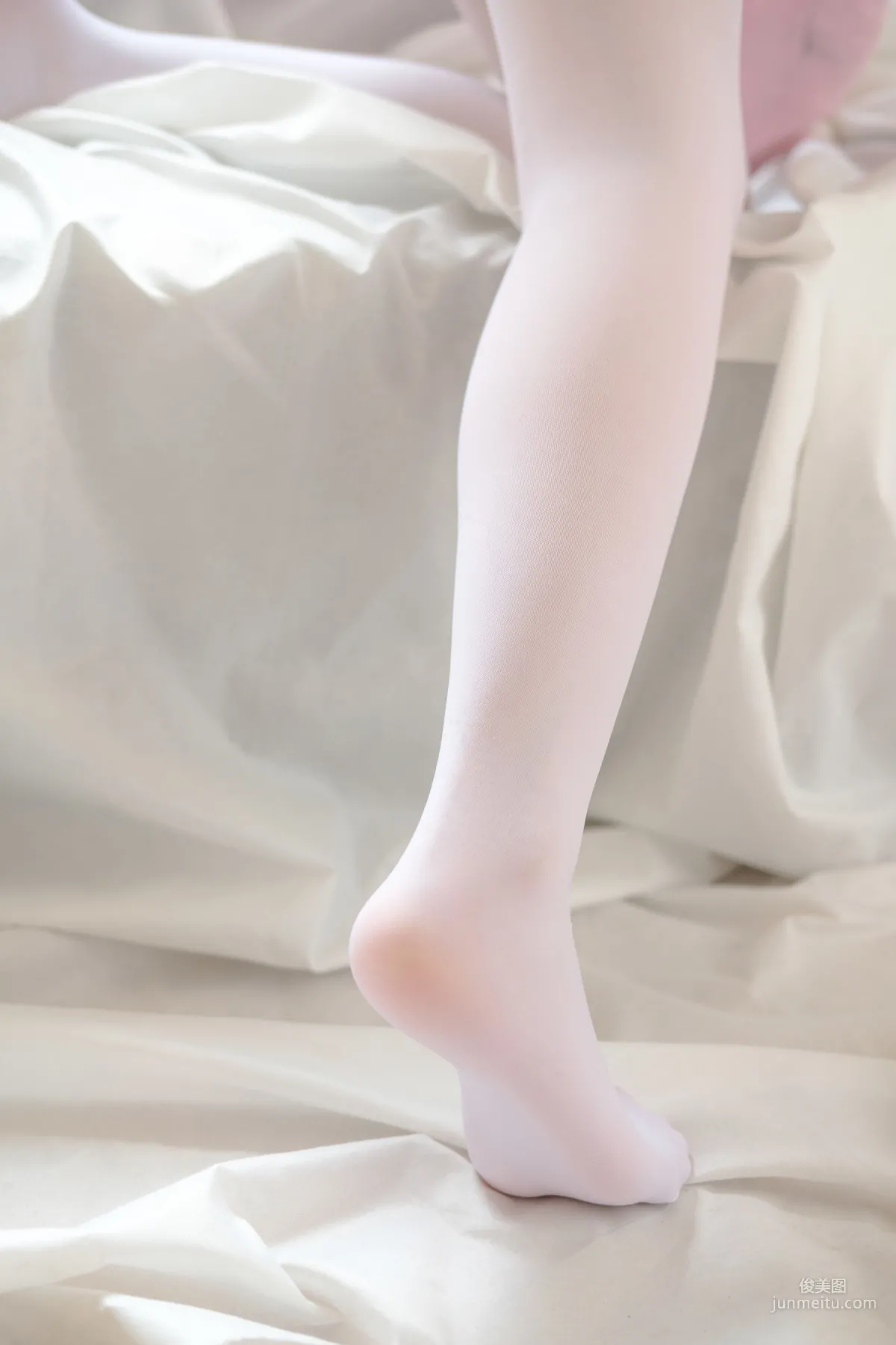 《粉嫩粉嫩的丝秀》 [森萝财团] X-009 写真集98