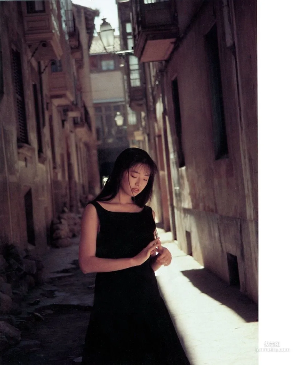 高岡早紀 《COVER ROMANCERO》寫真集 40