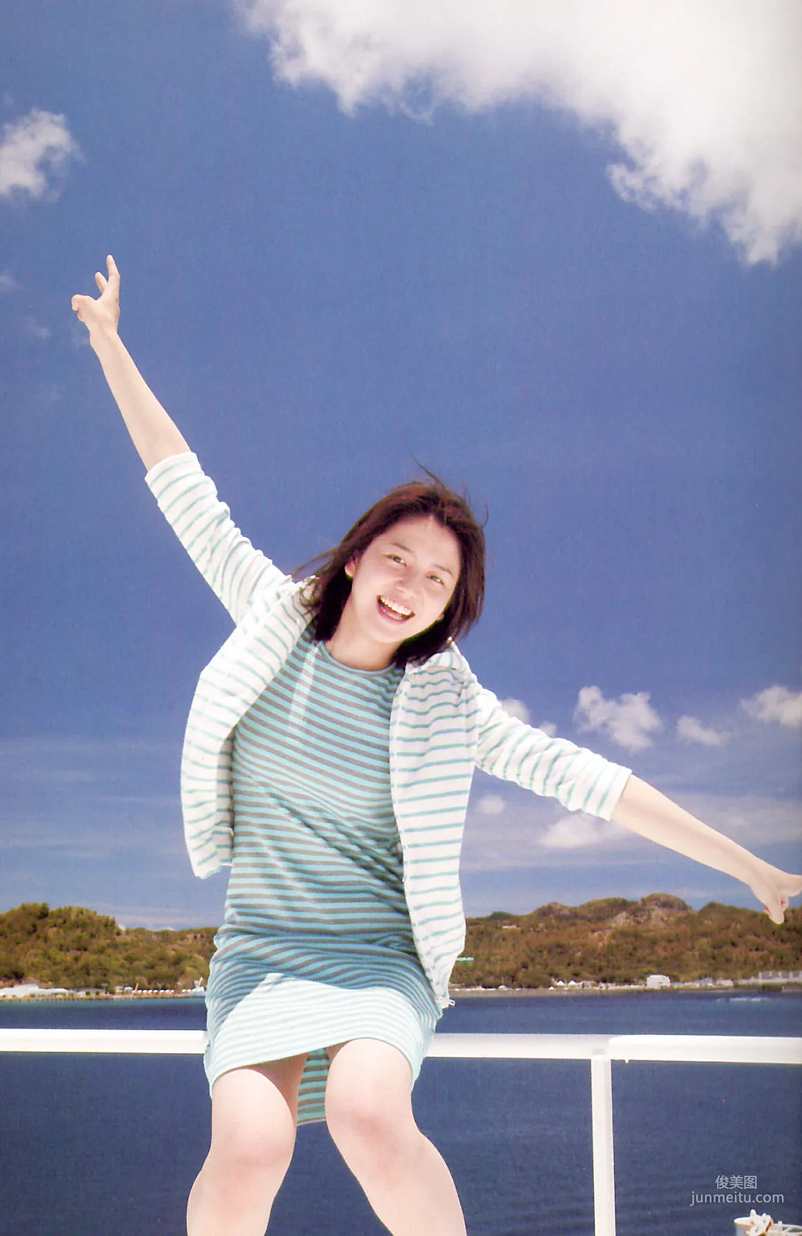 长泽雅美 「Summertime Blue」写真集14