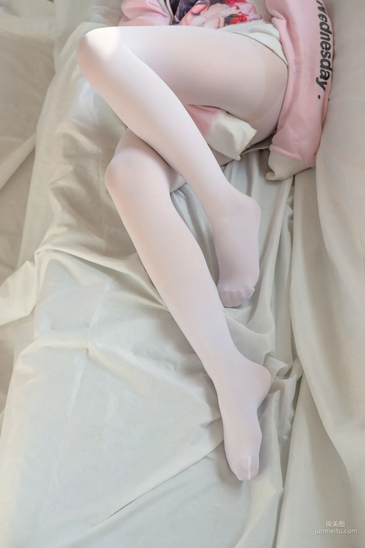 《粉嫩粉嫩的丝秀》 [森萝财团] X-009 写真集28