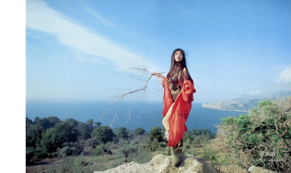 高岡早紀 《COVER ROMANCERO》寫真集 14