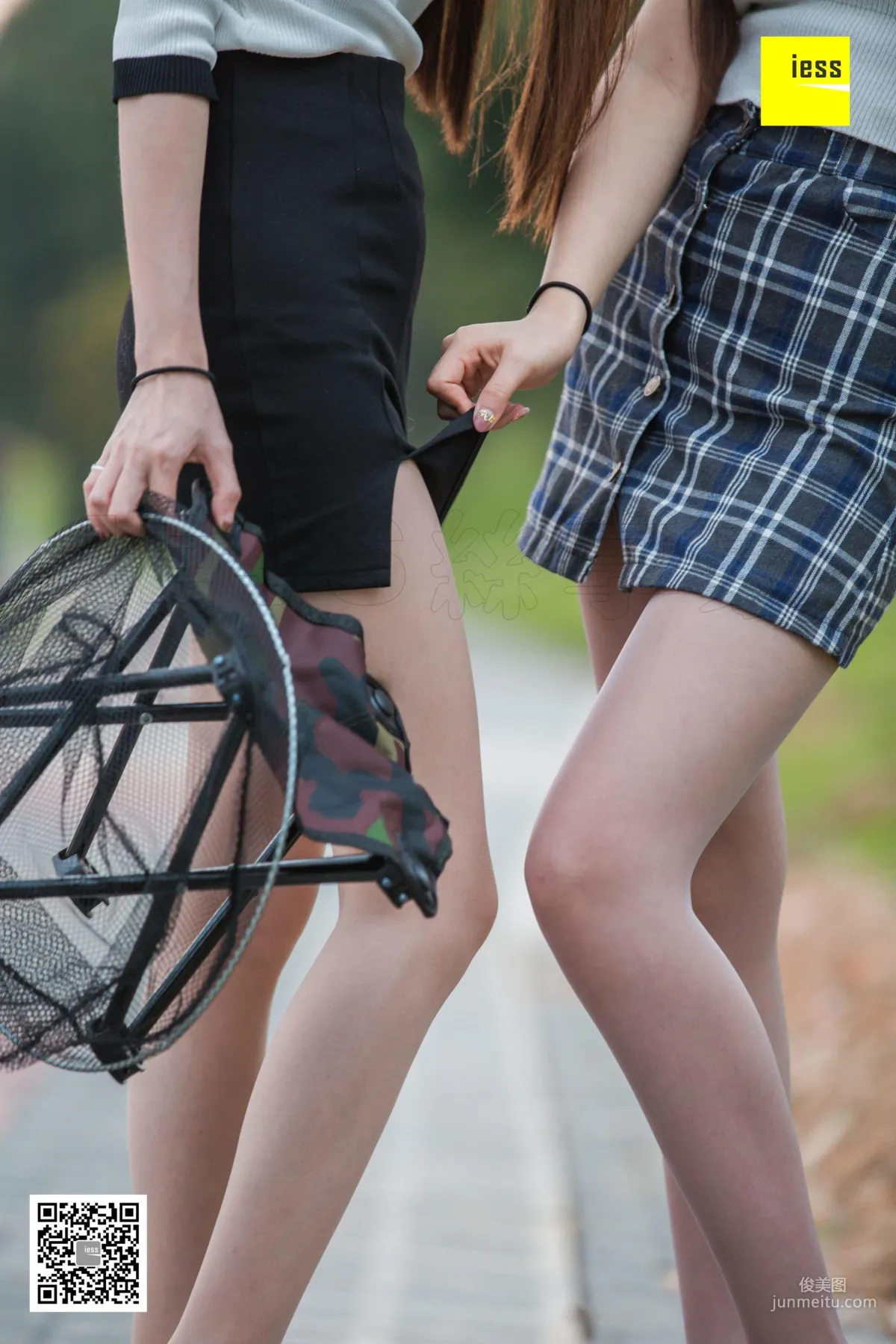 Models Jiajia and Jiu Mei, Fishing or Fishing for Stockings? 2 [IESS] Photo Set photo 67