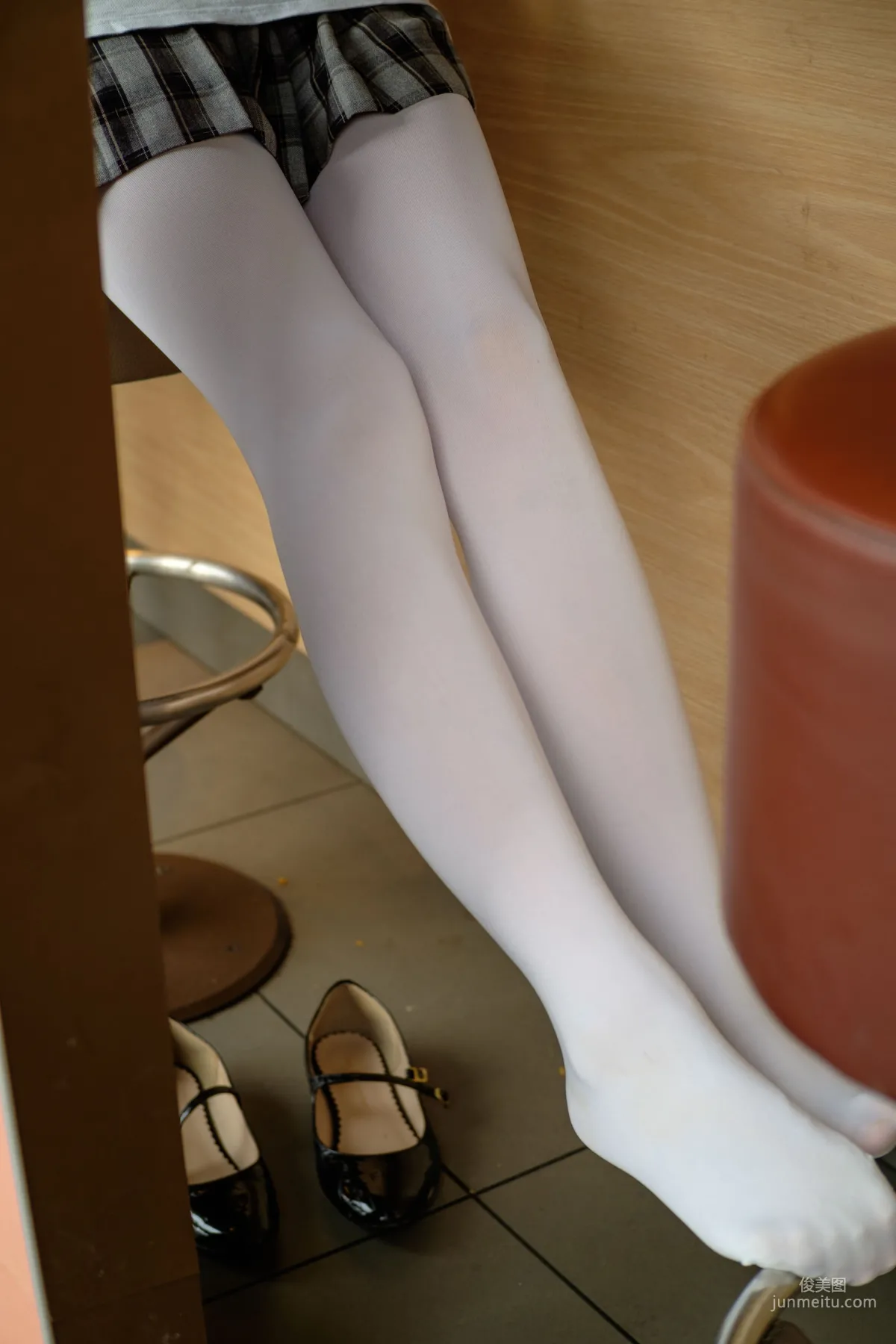 《黑丝白丝外拍》 [森萝财团] BETA-006 写真集61