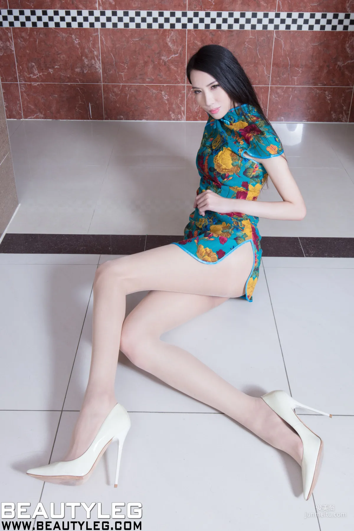Tong Caixuan Yoyo, High Cut Uniform + Qipao Stockings Legs [Beautyleg] No.1707 Photo Set photo 27