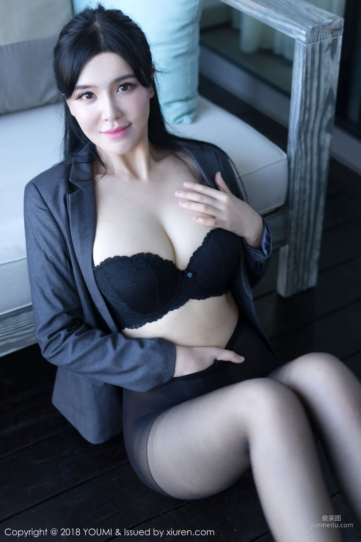Liu Yuer, The Female Secretary in White Shirt and Black Stockings [YouMi] Vol.238 Photo Set photo 26