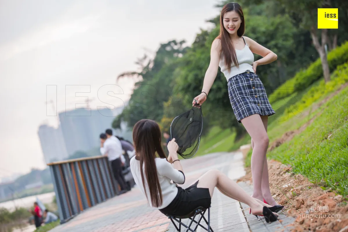Models Jiajia and Jiu Mei, Fishing or Fishing for Stockings? 2 [IESS] Photo Set photo 17
