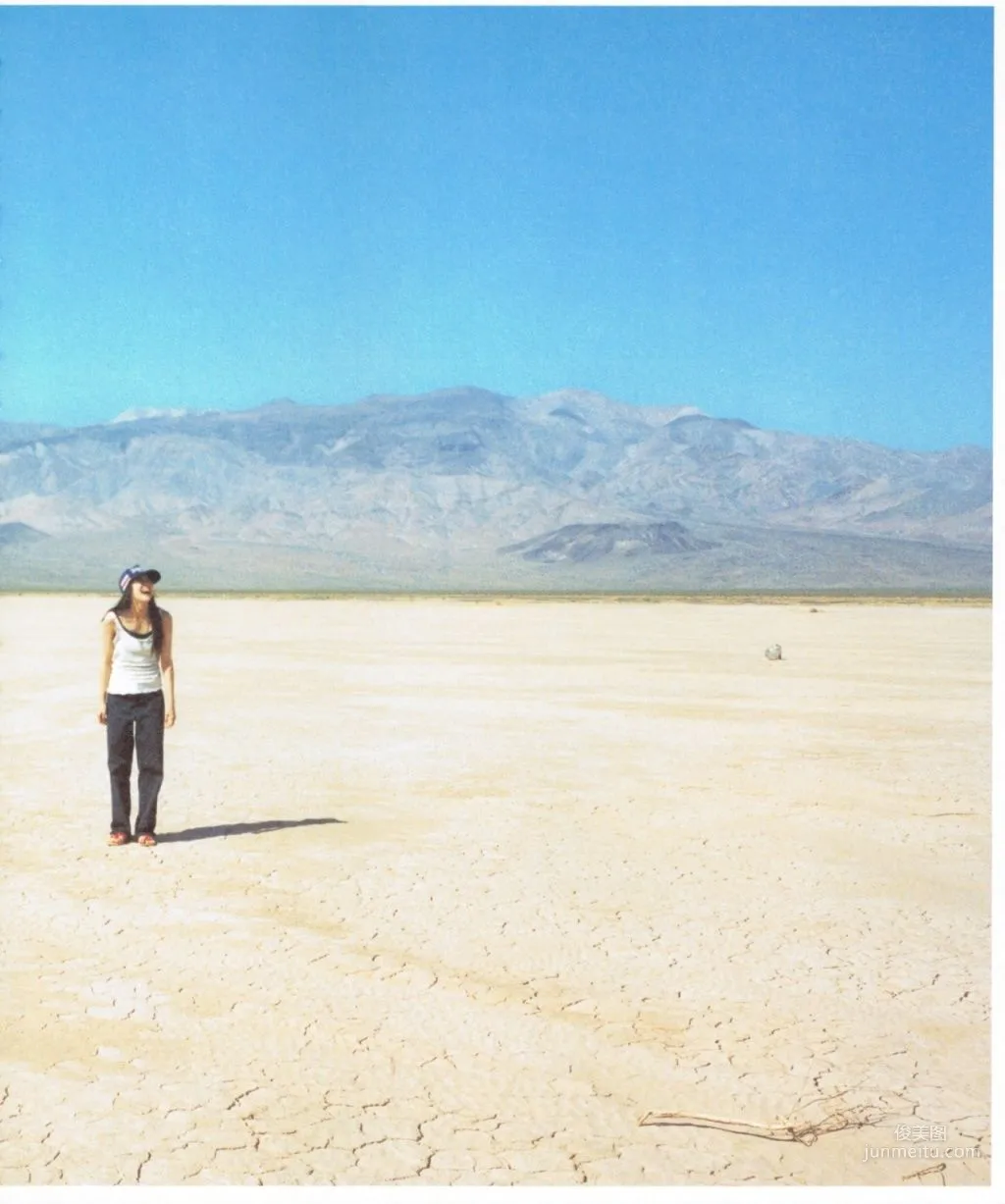 Yu Aoi 'Travel__Sand' Photo Set photo 37