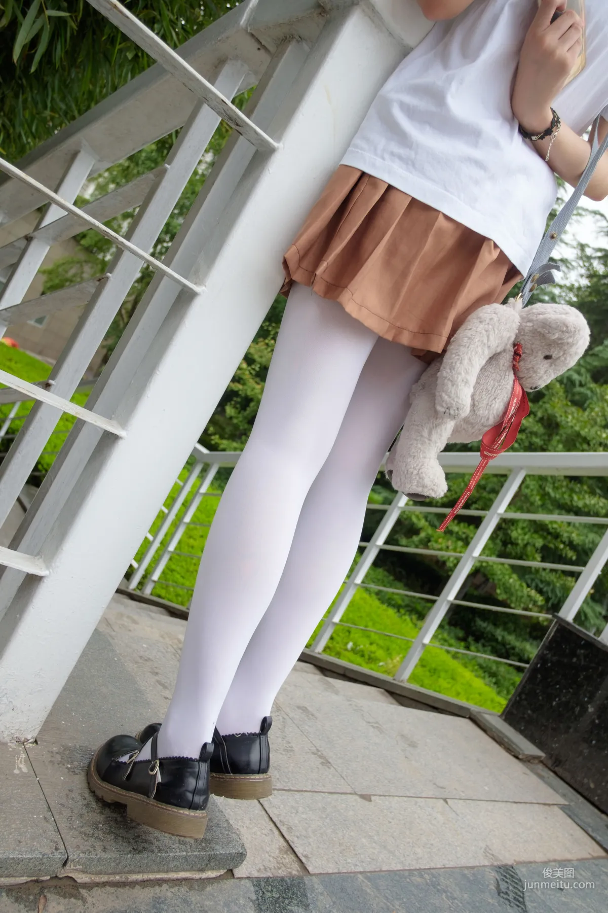 《高中女生JK白絲外拍》 [森蘿财團] BETA-004 寫真集 18