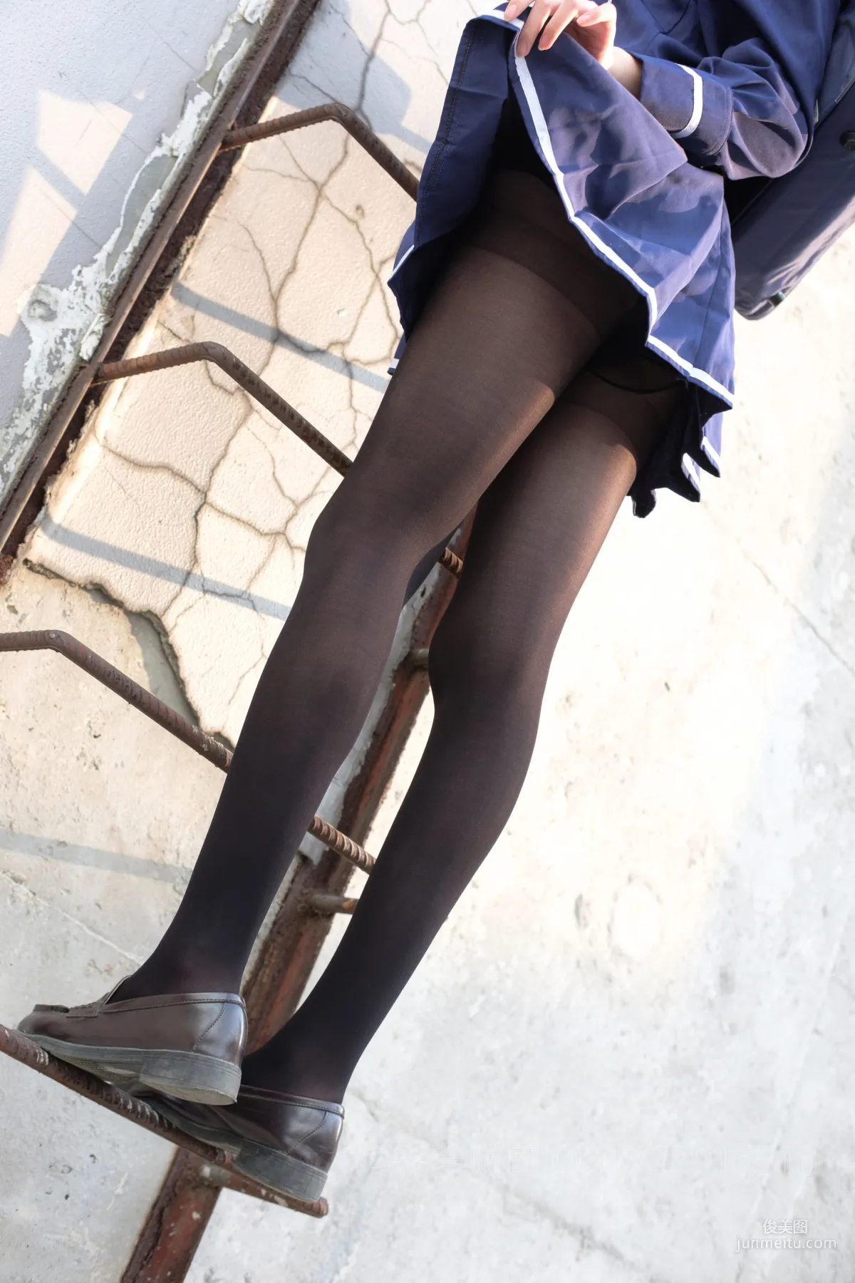 《天台黑絲水手服》 [森蘿财團] X-043 寫真集 76