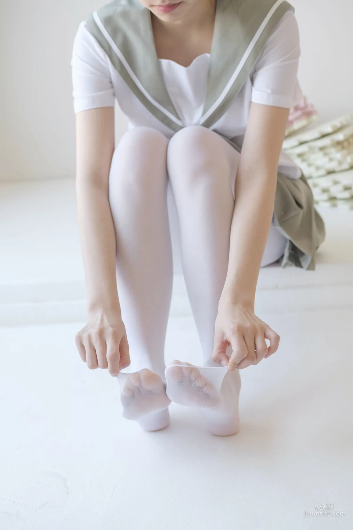 《白丝纯情》 [森萝财团] X-016 写真集13