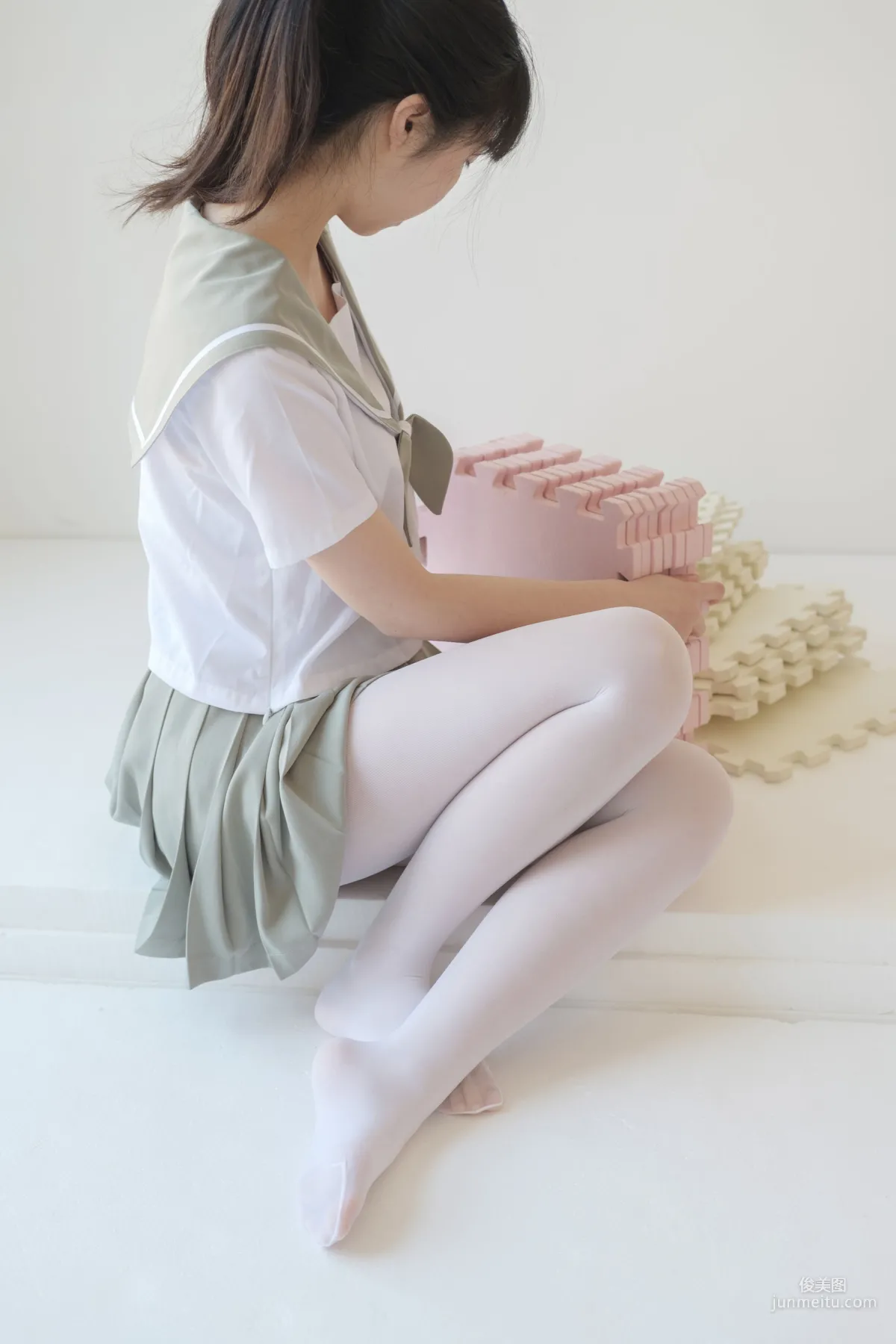 《白丝纯情》 [森萝财团] X-016 写真集16