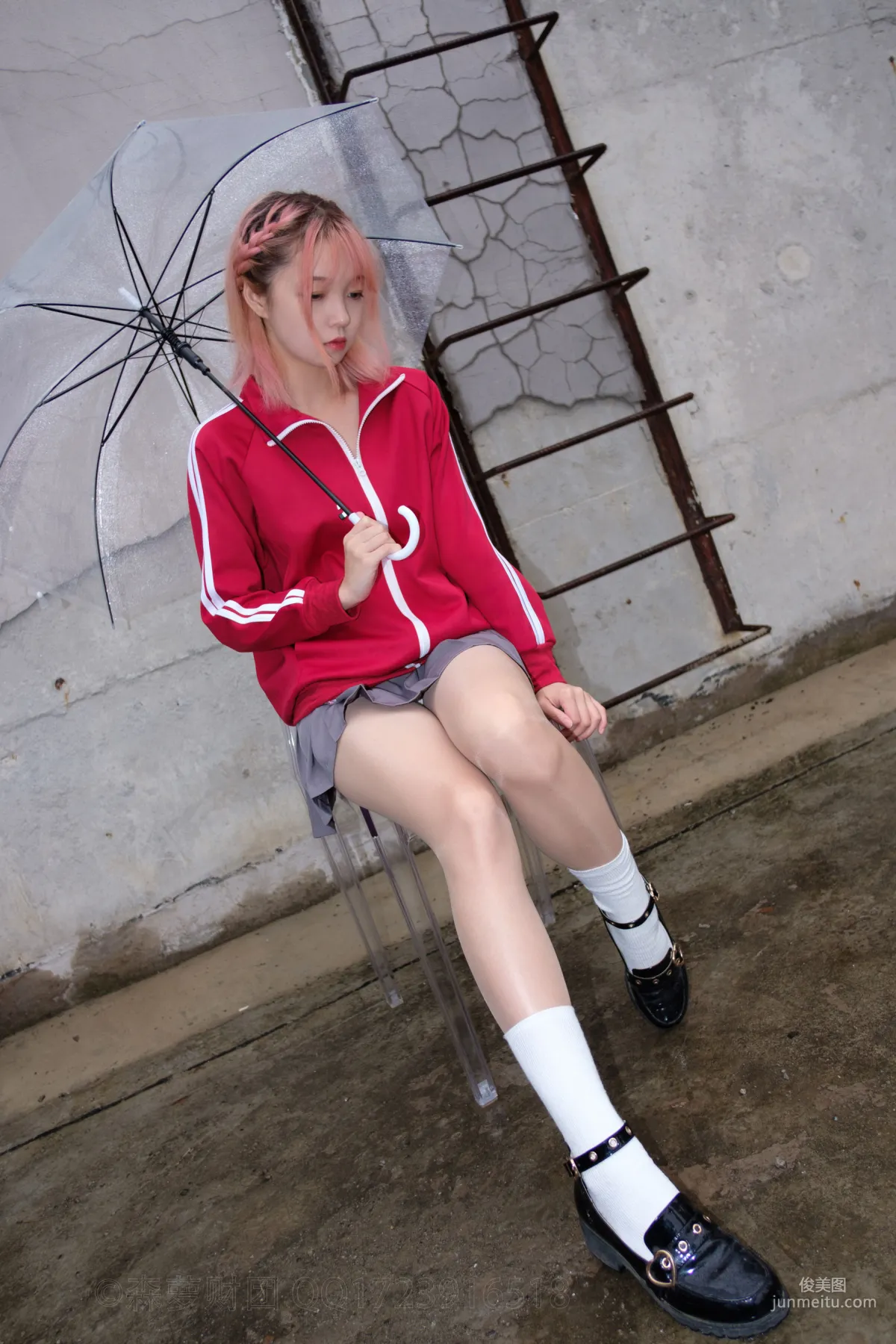 《红衣少女浴缸玩肉丝》 [森萝财团] X-044 写真集9