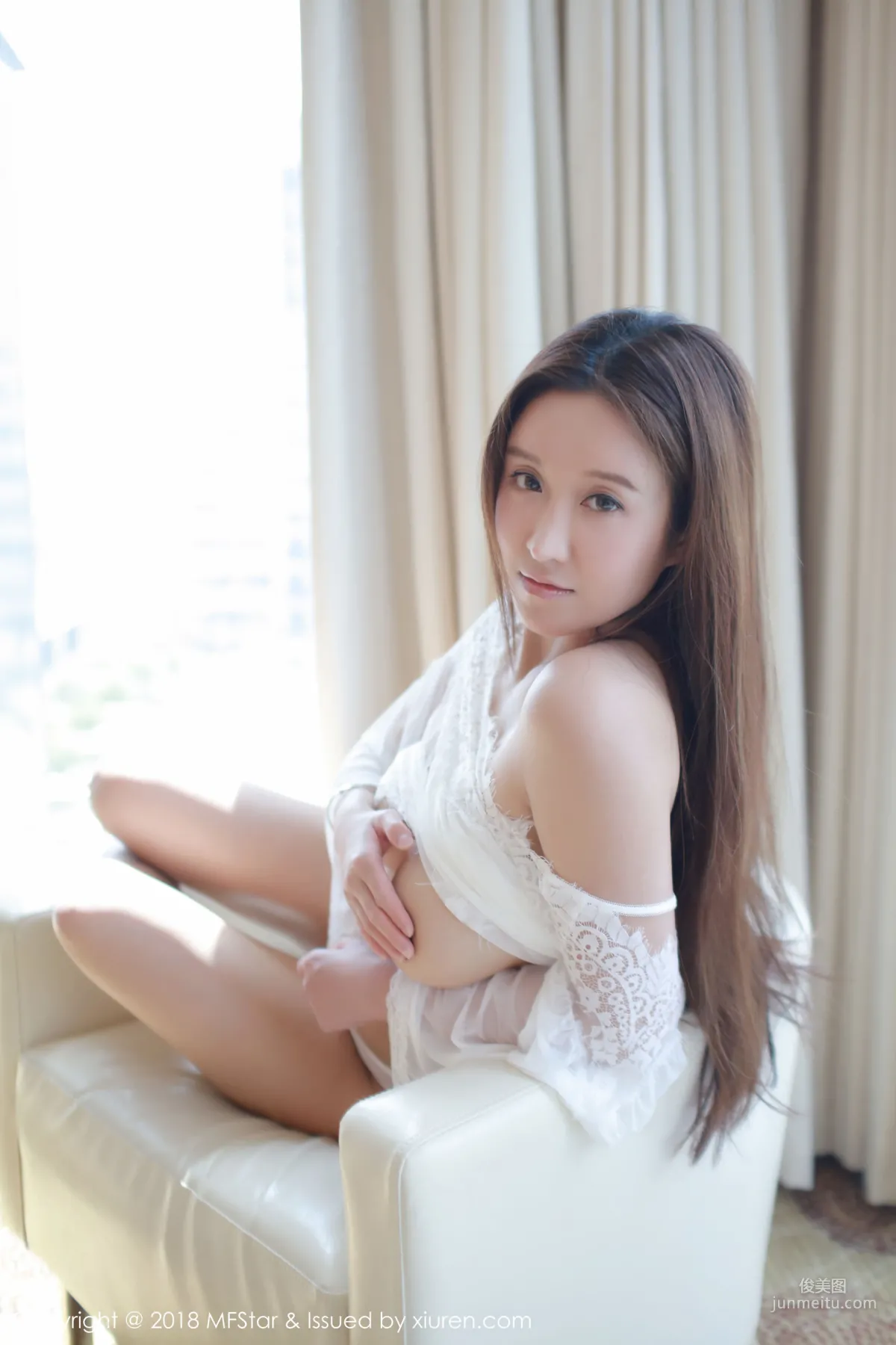 Weibo Celebrity Jennanni_Jen, Faintly Revealing Spring Beauty [MFStar] Vol.166 Photo Set photo 17