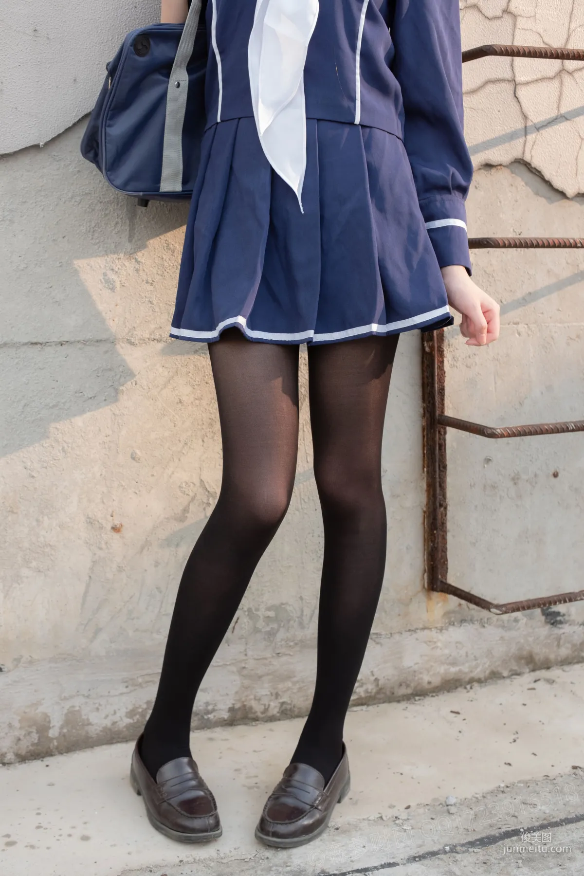 《天台黑絲水手服》 [森蘿财團] X-043 寫真集 70