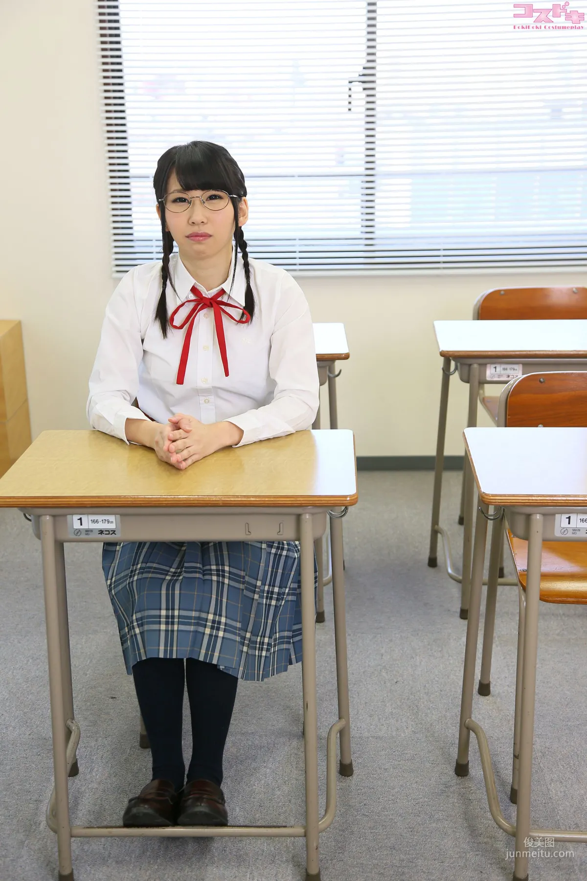 [Cosdoki] Hinano Asari 麻里ひなの asarihinano_pic_seifuku1 写真集1