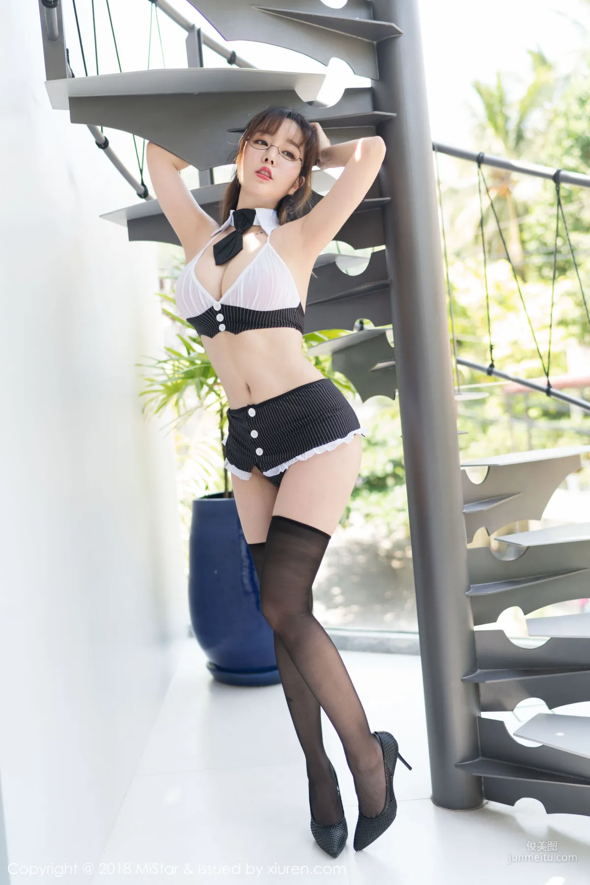 Wang Yuchun, Glasses Office Lady Lingerie Under Bright Outdoor Shoot [MiStar] VOL.250 Photo Set photo 19