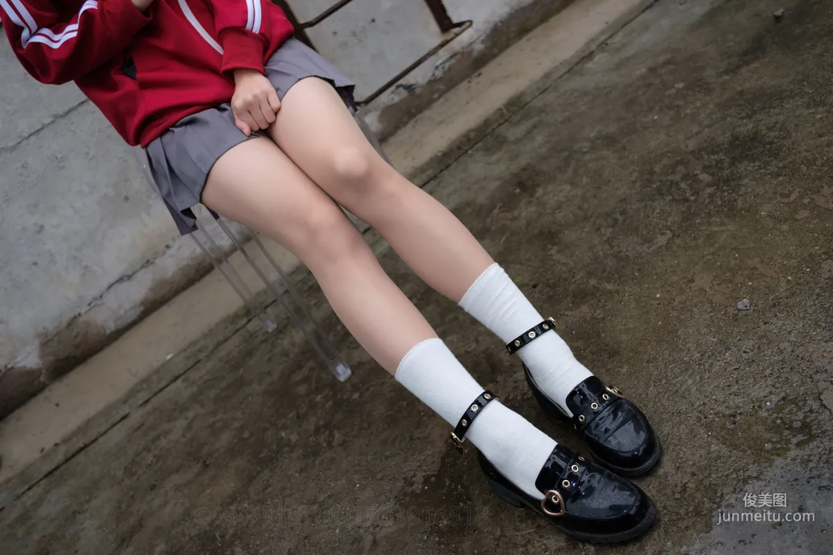 《红衣少女浴缸玩肉丝》 [森萝财团] X-044 写真集11