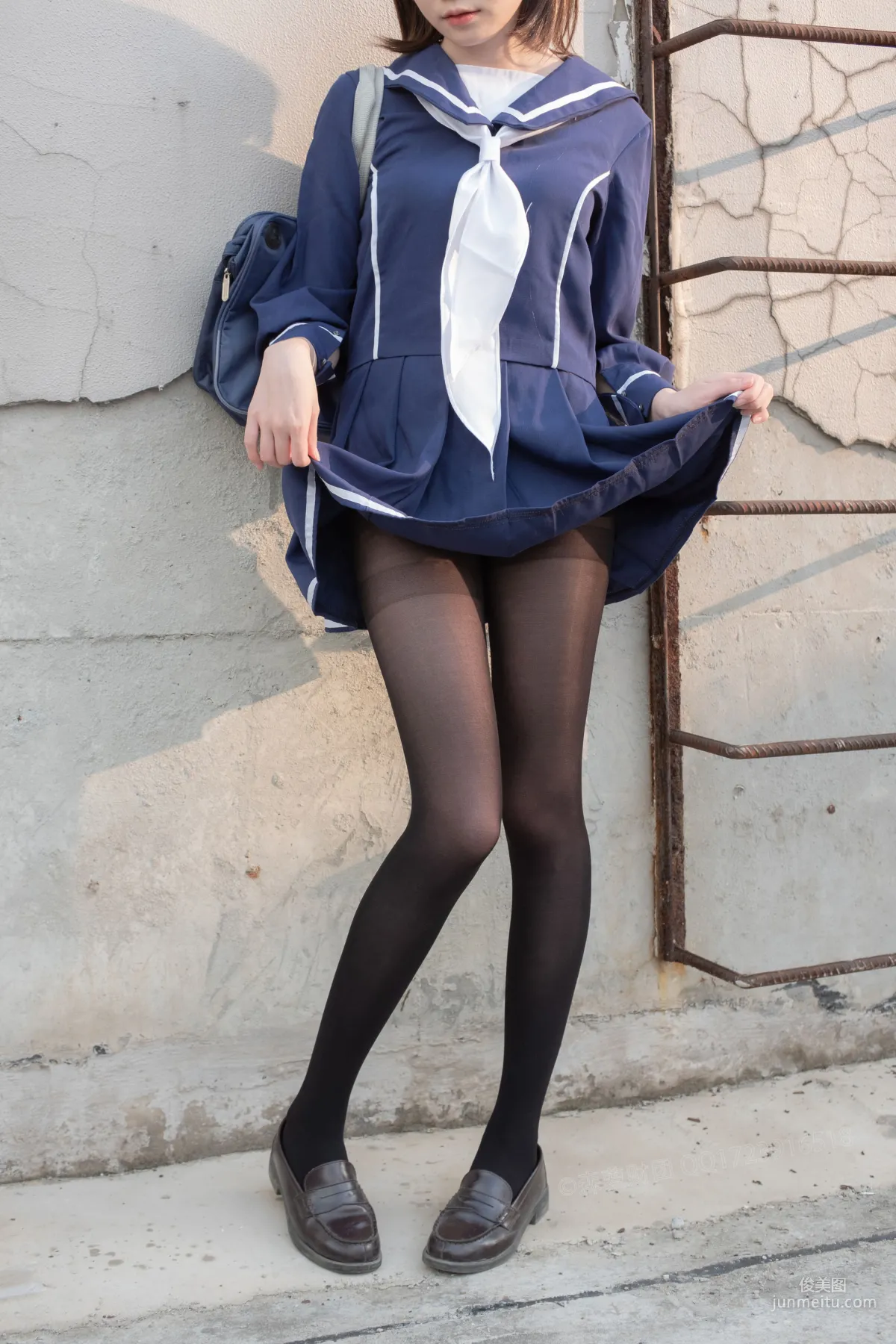 《天台黑絲水手服》 [森蘿财團] X-043 寫真集 71