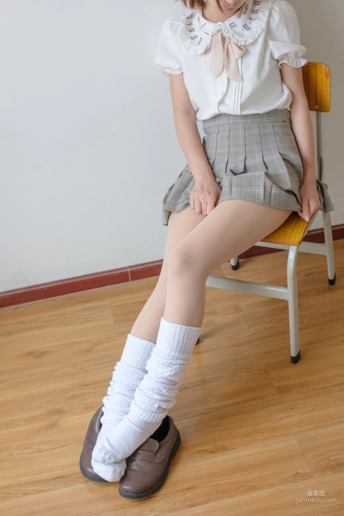 《肉丝白厚棉袜》 [森萝财团] X-033 写真集24